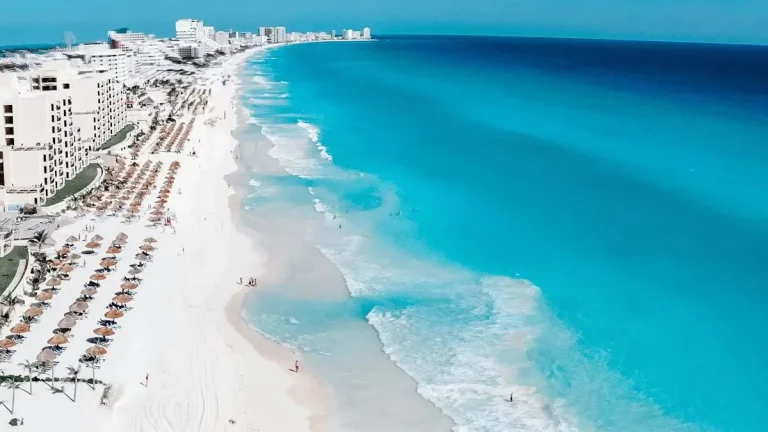 Aerial view of Cancún’s hotel zone and turquoise Caribbean beach